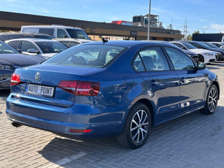 Volkswagen Jetta foto 3