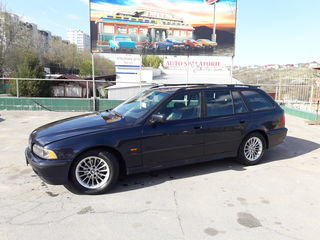 BMW 5 Series foto 1