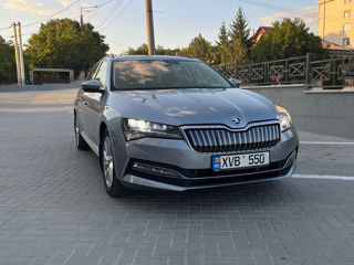 Skoda Superb foto 1