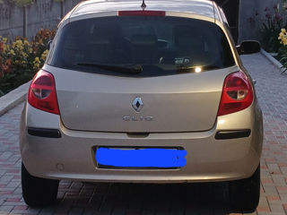 Renault Clio foto 2