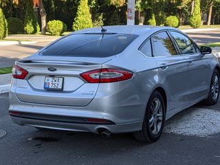 Ford Fusion foto 6