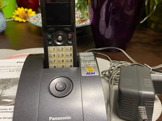 Цифровой беспроводной телефон Panasonic 300 леев. foto 1