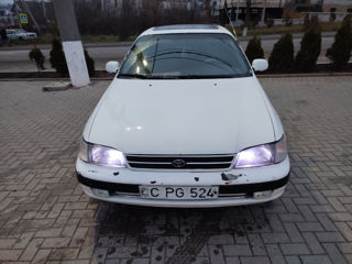 Toyota Carina foto 2