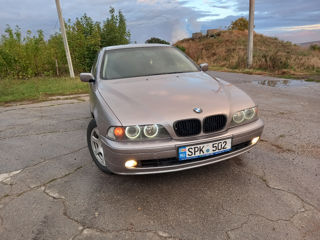 BMW 5 Series foto 1