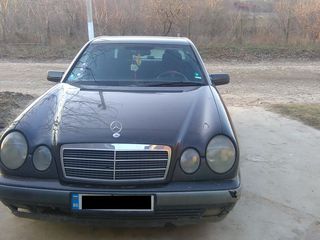 Mercedes E Class foto 3