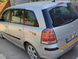 Opel Zafira foto 4