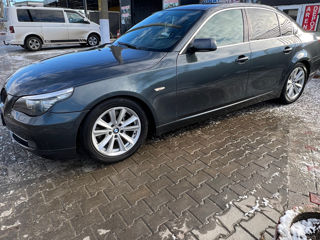 BMW 5 Series foto 2