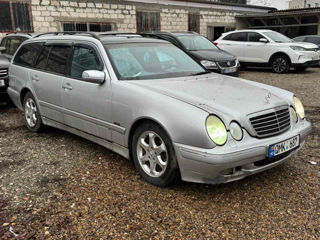 Mercedes E-Class foto 2