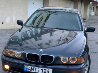 BMW 5 Series foto 1