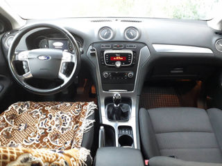 Ford Mondeo foto 8