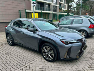 Lexus UX foto 2