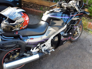 Suzuki GSXF 1100