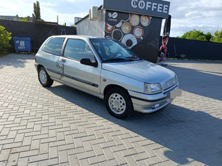 Renault Clio фото 4