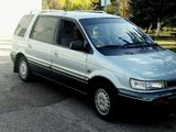 Mitsubishi Space Wagon foto 1