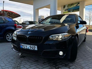 BMW 5 Series foto 10