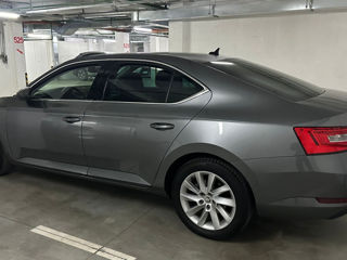 Skoda Superb foto 3