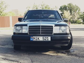 Mercedes Series (W124) foto 3