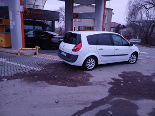 Renault Grand Scenic foto 2