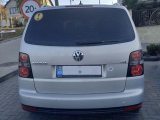 Volkswagen Touran foto 3