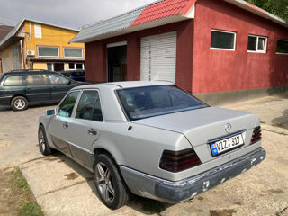 Mercedes Series (W124) foto 3