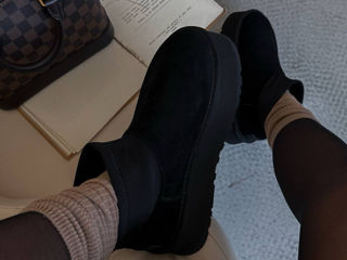 UGG Mini Dipper Black foto 10