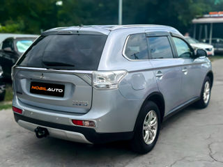 Mitsubishi Outlander foto 4