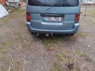 Nissan Serena foto 2