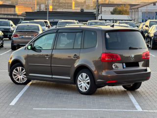 Volkswagen Touran foto 5