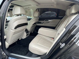 BMW 7 Series foto 10