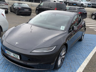 Tesla Model 3 foto 2