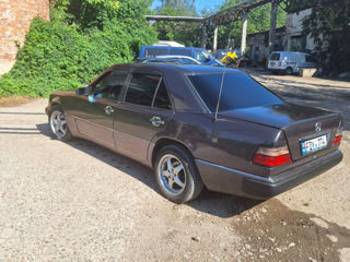 Mercedes Series (W124) foto 3