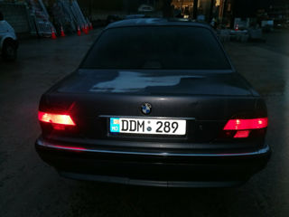 BMW 7 Series foto 3