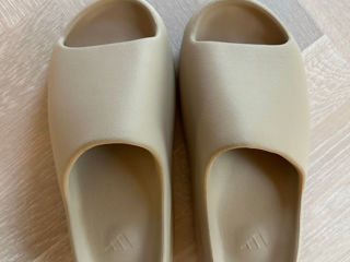 Adidas Yeezy Slide foto 1