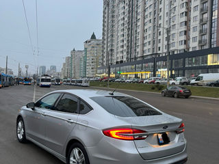 Ford Fusion foto 5