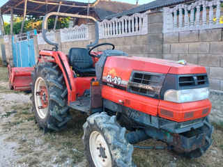 Se vinde tractor Kubota.Urgent. foto 2