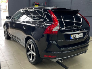 Volvo XC60 фото 3