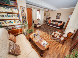 Spre vânzare apartament cu 1 camera + living , or.Codru str. Sf. Nicolae! foto 3