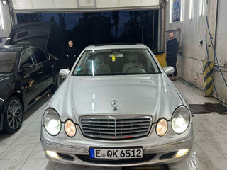 Mercedes E-Class foto 8