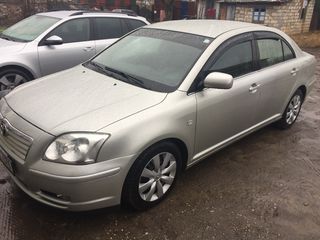 Toyota Avensis foto 6