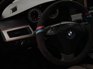 BMW 5 Series foto 3