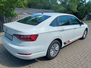 Volkswagen Jetta фото 3