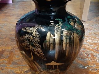 Продам японскую фарфоровую вазу