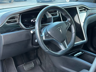 Tesla Model X foto 10