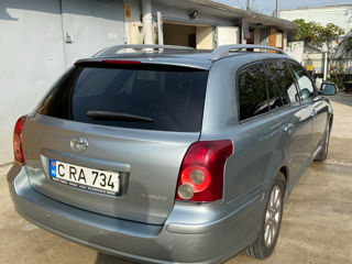 Toyota Avensis foto 6