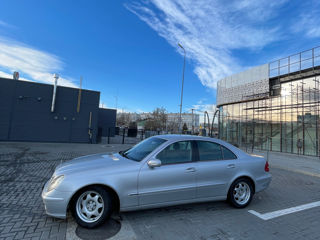 Mercedes E-Class foto 2