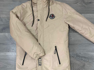 Moncler , Benetton foto 2