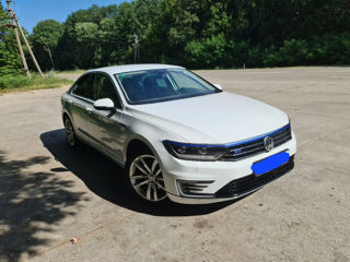 Volkswagen Passat foto 1