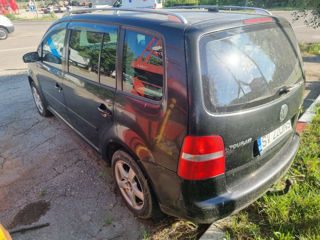 Volkswagen Touran foto 4