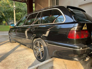 BMW 5 Series foto 3