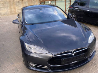 Tesla Model S foto 2